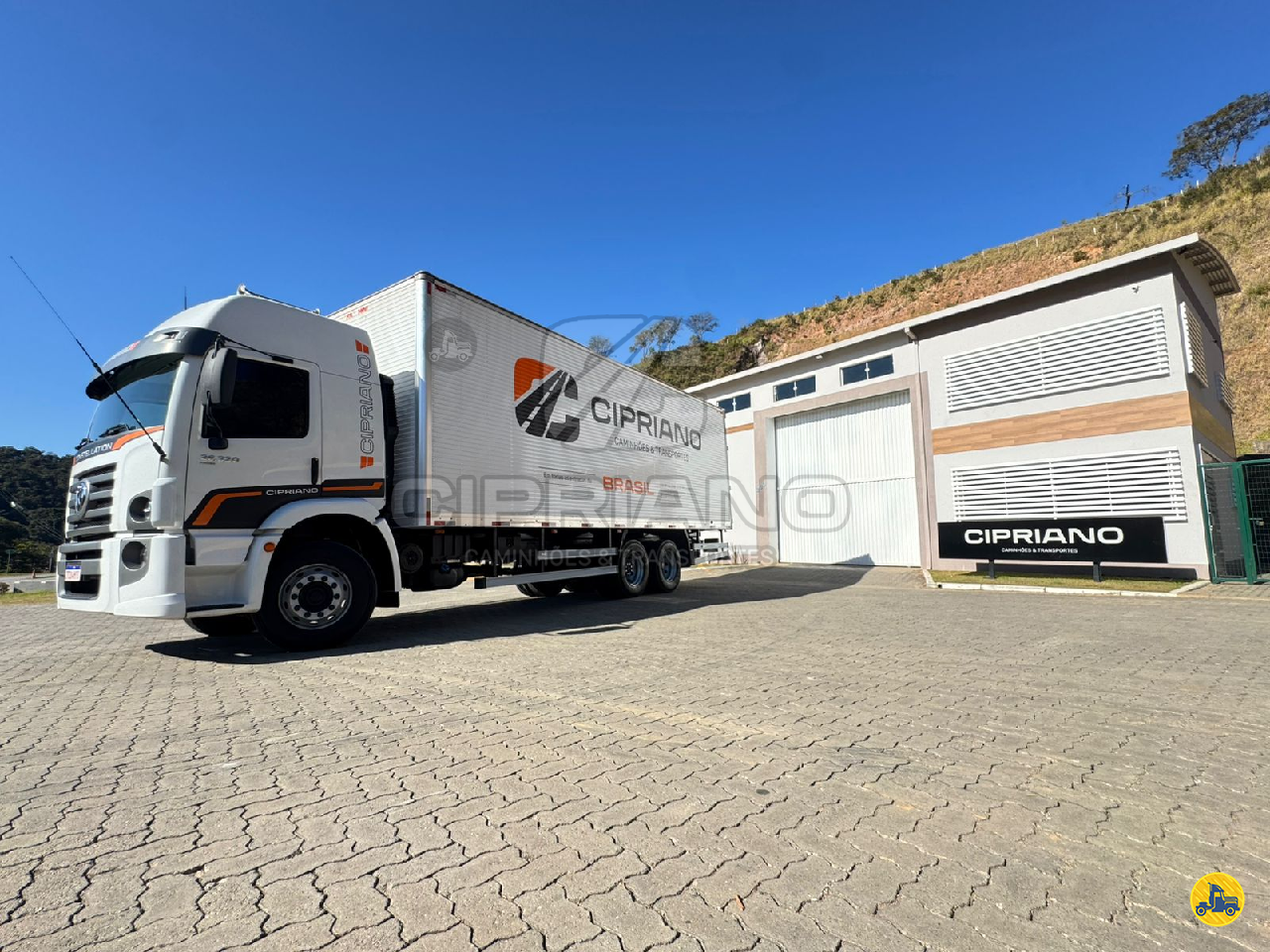 CAMINHAO VOLKSWAGEN VW 26320 Baú Furgão Truck 6x2 Cipriano Caminhões PASSA QUATRO MINAS GERAIS MG